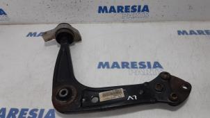 Gebruikte Draagarm onder links-voor Peugeot 508 SW (8E/8U) 2.0 RXH HYbrid4 16V Prijs € 50,00 Margeregeling aangeboden door Maresia Parts