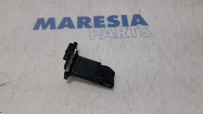 Luchthoeveelheidsmeter van een Peugeot 308 SW (L4/L9/LC/LJ/LR) 1.6 BlueHDi 120 2015