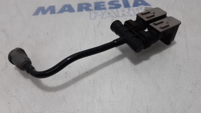 Oliedruk sensor van een Peugeot 508 SW (8E/8U) 2.0 RXH HYbrid4 16V 2012