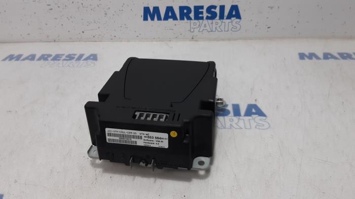 Gebruikte Head-up display Peugeot 508 SW (8E/8U) 2.0 RXH HYbrid4 16V Prijs € 262,50 Margeregeling aangeboden door Maresia Parts