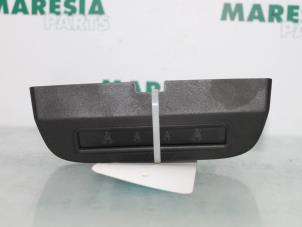 Gebruikte Display Interieur Alfa Romeo MiTo (955) 1.3 JTDm 16V Prijs € 50,00 Margeregeling aangeboden door Maresia Parts