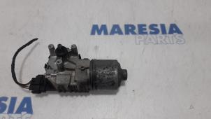 Gebruikte Ruitenwissermotor voor Renault Zoé (AG) 65kW Prijs € 75,00 Margeregeling aangeboden door Maresia Parts