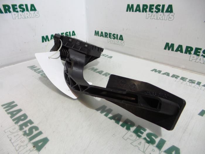 Gebruikte Sensor Gaspedaalpositie Alfa Romeo MiTo (955) 1.3 JTDm 16V Prijs € 15,00 Margeregeling aangeboden door Maresia Parts