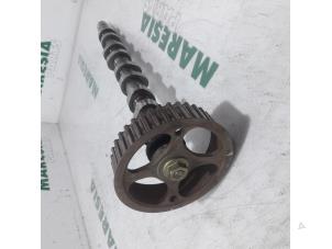 Gebruikte Nokkenas Renault Clio III (BR/CR) 1.4 16V Prijs € 65,00 Margeregeling aangeboden door Maresia Parts