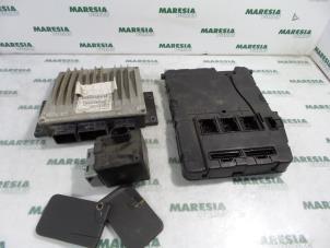 Gebruikte Computer Motormanagement Renault Megane II (BM/CM) 1.5 dCi 80 Prijs € 210,00 Margeregeling aangeboden door Maresia Parts