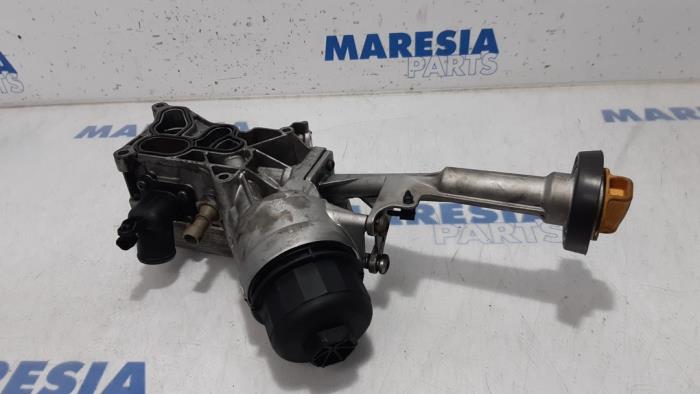 Gebruikte Oliefilterhouder Fiat Punto Evo (199) 1.3 JTD Multijet 85 16V Euro 5 Prijs € 65,00 Margeregeling aangeboden door Maresia Parts