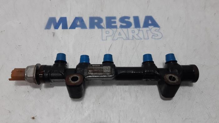 Gebruikte Verstuiver brug Peugeot 2008 (CU) 1.6 Blue HDi 100 Prijs € 35,00 Margeregeling aangeboden door Maresia Parts