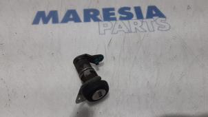 Gebruikte Deurslot Cilinder links Iveco New Daily IV 29L14C, 29L14C/P, 29L14V, 29L14V/P Prijs € 24,20 Inclusief btw aangeboden door Maresia Parts