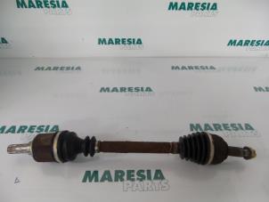 Gebruikte Homokineetas links-voor Renault Scénic II (JM) 1.5 dCi 105 Prijs € 35,00 Margeregeling aangeboden door Maresia Parts