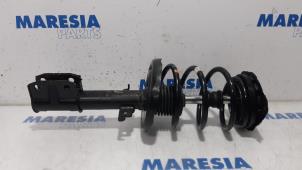 Gebruikte Schokdemperpoot links-voor Renault Scénic III (JZ) 1.5 dCi 105 Prijs € 35,00 Margeregeling aangeboden door Maresia Parts