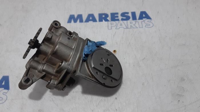 Gebruikte Oliepomp Citroen C3 (FC/FL/FT) 1.4 Prijs € 65,00 Margeregeling aangeboden door Maresia Parts