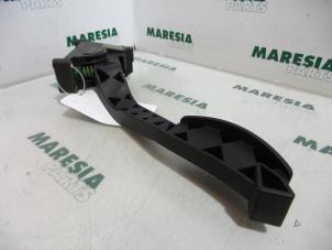 Gebruikte Gaspedaalpositie Sensor Alfa Romeo 147 (937) 1.6 Twin Spark 16V Prijs € 40,00 Margeregeling aangeboden door Maresia Parts