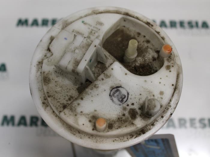 Gebruikte Tank element Pomp Fiat Punto II (188) 1.2 16V 3-Drs. Prijs € 20,00 Margeregeling aangeboden door Maresia Parts