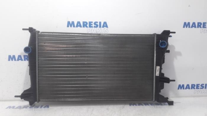 Gebruikte Radiateur Renault Megane III Grandtour (KZ) 1.5 dCi 95 Prijs € 35,00 Margeregeling aangeboden door Maresia Parts