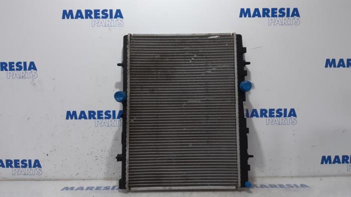 Gebruikte Radiateur Peugeot Partner (GC/GF/GG/GJ/GK) 1.6 HDI 75 16V Prijs € 30,25 Inclusief btw aangeboden door Maresia Parts