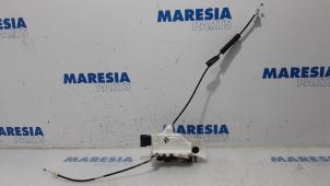 Gebruikte Deurslot Mechaniek 4Deurs links-voor Peugeot 508 SW (8E/8U) 2.0 HDiF 16V Autom. Prijs € 45,00 Margeregeling aangeboden door Maresia Parts