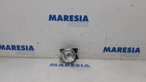 Gebruikte Mistlamp rechts-voor Peugeot 5008 I (0A/0E) 1.6 THP 16V Prijs € 10,00 Margeregeling aangeboden door Maresia Parts