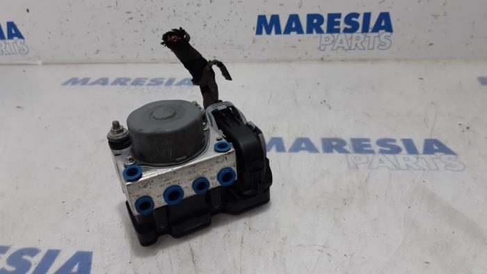 Gebruikte ABS Pomp Fiat Panda (312) 0.9 TwinAir 65 Prijs € 105,00 Margeregeling aangeboden door Maresia Parts