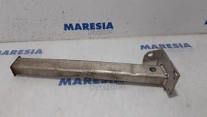 Gebruikte Subframe Peugeot 5008 I (0A/0E) 1.6 THP 16V Prijs € 25,00 Margeregeling aangeboden door Maresia Parts