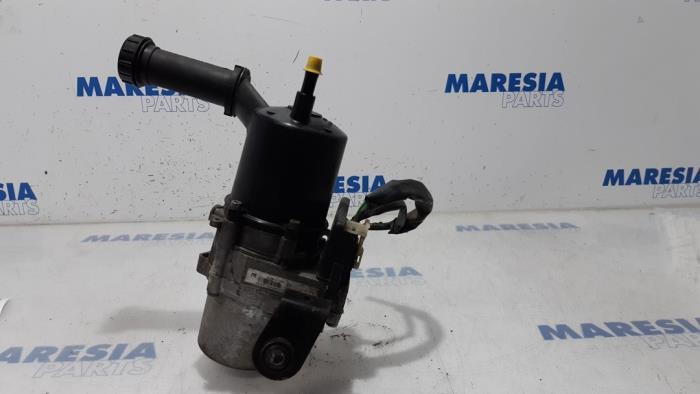 Gebruikte Servopomp Peugeot 5008 I (0A/0E) 1.6 THP 16V Prijs € 175,00 Margeregeling aangeboden door Maresia Parts