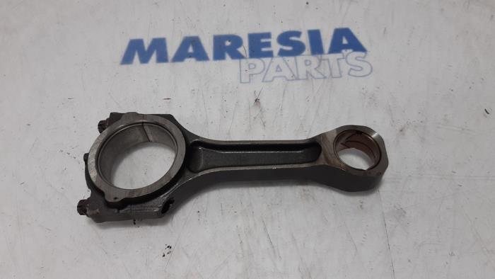 Gebruikte Drijfstang Citroen Jumper (U9) 2.2 HDi 120 Euro 4 Prijs € 72,60 Inclusief btw aangeboden door Maresia Parts
