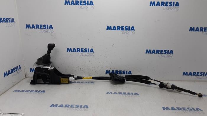 Gebruikte Versnellingspook Renault Megane III Grandtour (KZ) 1.5 dCi 95 Prijs € 59,99 Margeregeling aangeboden door Maresia Parts