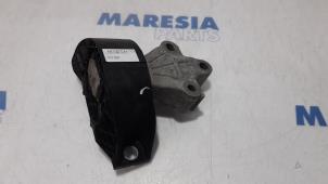 Gebruikte Motorrubber Renault Zoé (AG) 46kW Prijs € 50,00 Margeregeling aangeboden door Maresia Parts