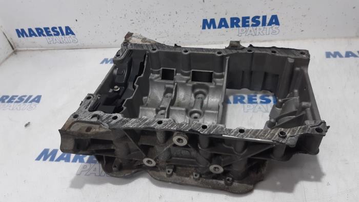 Gebruikte Carterpan Renault Trafic New (FL) 2.0 dCi 16V 115 Prijs € 105,00 Margeregeling aangeboden door Maresia Parts