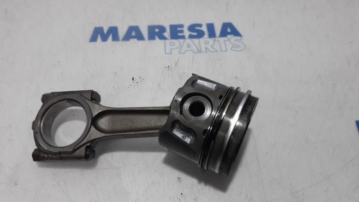 Gebruikte Zuiger Peugeot Expert (G9) 2.0 HDi 120 Prijs € 75,00 Margeregeling aangeboden door Maresia Parts