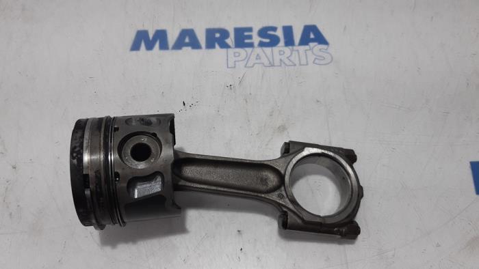 Gebruikte Zuiger Peugeot Expert (G9) 2.0 HDi 120 Prijs € 75,00 Margeregeling aangeboden door Maresia Parts