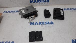 Gebruikte Computer Motormanagement Renault Clio IV (5R) 0.9 Energy TCE 90 12V Prijs € 315,00 Margeregeling aangeboden door Maresia Parts