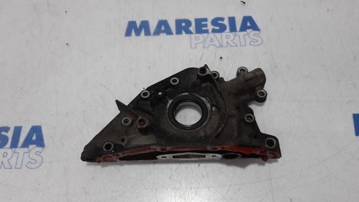 Gebruikte Oliepomp Citroen C5 III Berline (RD) 2.0 16V Prijs € 50,00 Margeregeling aangeboden door Maresia Parts