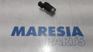 Gebruikte Parkeersensor Renault Espace (JK) 2.0 dCi 16V 175 FAP Prijs € 30,00 Margeregeling aangeboden door Maresia Parts