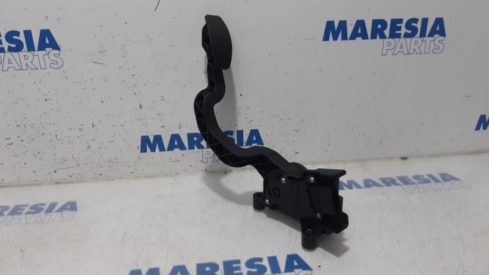 Gebruikte Gaspedaalpositie Sensor Fiat Bravo (198A) 1.4 16V Prijs € 25,00 Margeregeling aangeboden door Maresia Parts