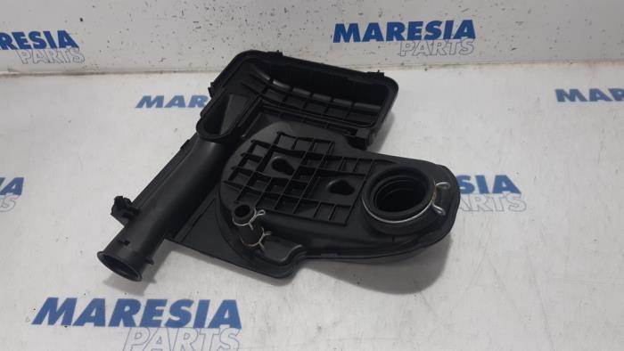 Gebruikte Luchtfilterhuis Peugeot 107 1.0 12V Prijs € 19,99 Margeregeling aangeboden door Maresia Parts