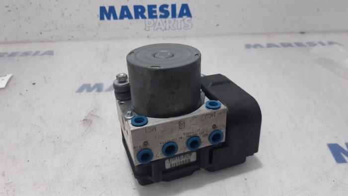 Gebruikte ABS Pomp Peugeot 308 (4A/C) 1.6 VTI 16V Prijs € 157,50 Margeregeling aangeboden door Maresia Parts