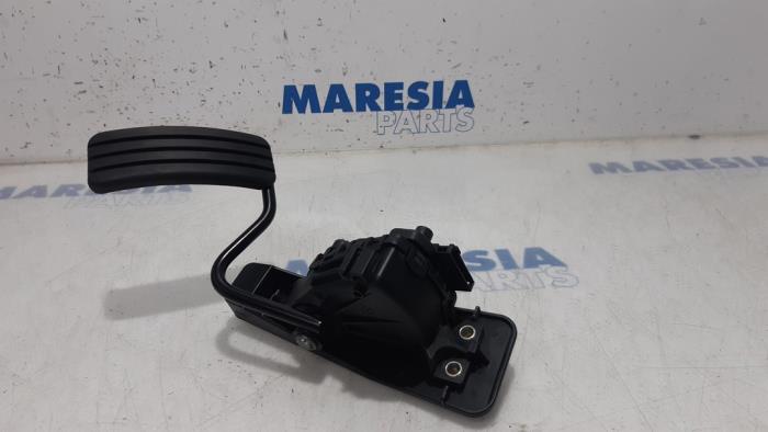 Gebruikte Sensor Gaspedaalpositie Renault Espace (JK) 2.0 dCi 16V 150 FAP Prijs € 29,99 Margeregeling aangeboden door Maresia Parts