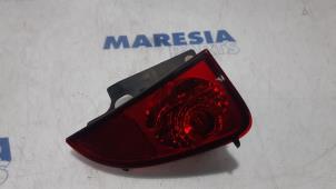 Gebruikte Mistachterlicht Renault Espace (JK) 2.0 dCi 16V 150 FAP Prijs € 10,00 Margeregeling aangeboden door Maresia Parts