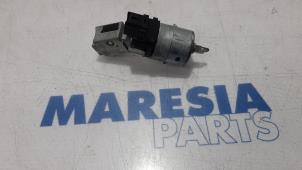 Gebruikte Kontaktslot + Sleutel Peugeot 207 CC (WB) 1.6 16V Prijs € 40,00 Margeregeling aangeboden door Maresia Parts