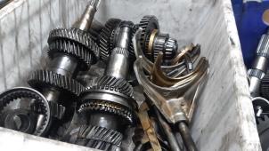 Gebruikte Versnellingsbak Renault Master III (MA/MB/MC/MD/MH/MF/MG/MH) 2.3 dCi 16V Prijs op aanvraag aangeboden door Maresia Parts