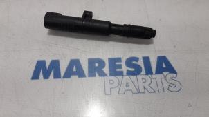 Gebruikte Pen Bobine Renault Grand Scénic II (JM) 2.0 16V Prijs € 10,00 Margeregeling aangeboden door Maresia Parts