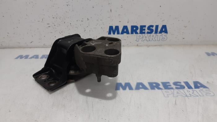 RENAULT Clio 3 generation (2005-2012) Right Side Engine Mount 8200140431 19495661