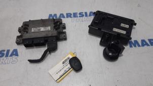 Gebruikte Computer Motormanagement Renault Clio III (BR/CR) 1.2 16V 75 Prijs € 210,00 Margeregeling aangeboden door Maresia Parts