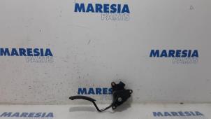 Gebruikte Gaspedaalpositie Sensor Renault Clio III (BR/CR) 1.2 16V 75 Prijs € 29,95 Margeregeling aangeboden door Maresia Parts