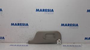 Gebruikte Zonneklep Renault Clio III (BR/CR) 1.2 16V 75 Prijs € 25,00 Margeregeling aangeboden door Maresia Parts