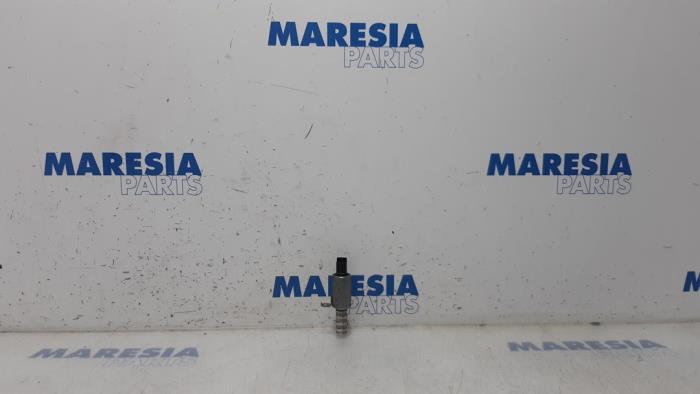 Gebruikte Nokkenas Sensor Citroen C3 (SC) 1.0 Vti 68 12V Prijs € 29,99 Margeregeling aangeboden door Maresia Parts