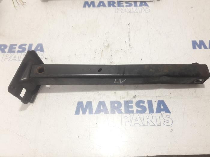 Gebruikte Subframe Peugeot 207/207+ (WA/WC/WM) 1.6 16V GT THP Prijs € 20,00 Margeregeling aangeboden door Maresia Parts