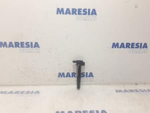 Gebruikte Pen Bobine Citroen C3 (SC) 1.2 VTi 82 12V Prijs € 20,00 Margeregeling aangeboden door Maresia Parts