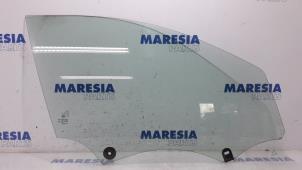 Gebruikte Deurruit 4Deurs rechts-voor Peugeot 308 SW (L4/L9/LC/LJ/LR) 1.6 BlueHDi 120 Prijs € 25,00 Margeregeling aangeboden door Maresia Parts