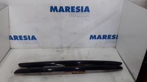 Gebruikte Dakrail set Citroen C4 Cactus (0B/0P) 1.2 PureTech 82 12V Prijs € 99,00 Margeregeling aangeboden door Maresia Parts